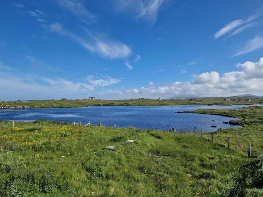 Vila Loch An Eilean Pod Isle Of South Uist Pollachara Exteriér fotografie