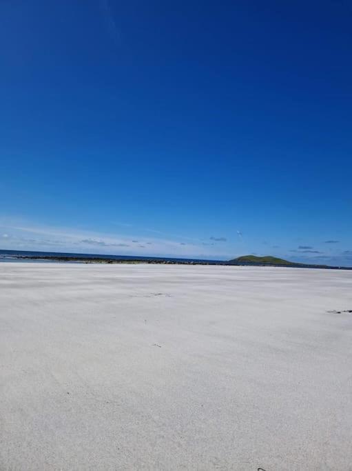 Vila Loch An Eilean Pod Isle Of South Uist Pollachara Exteriér fotografie