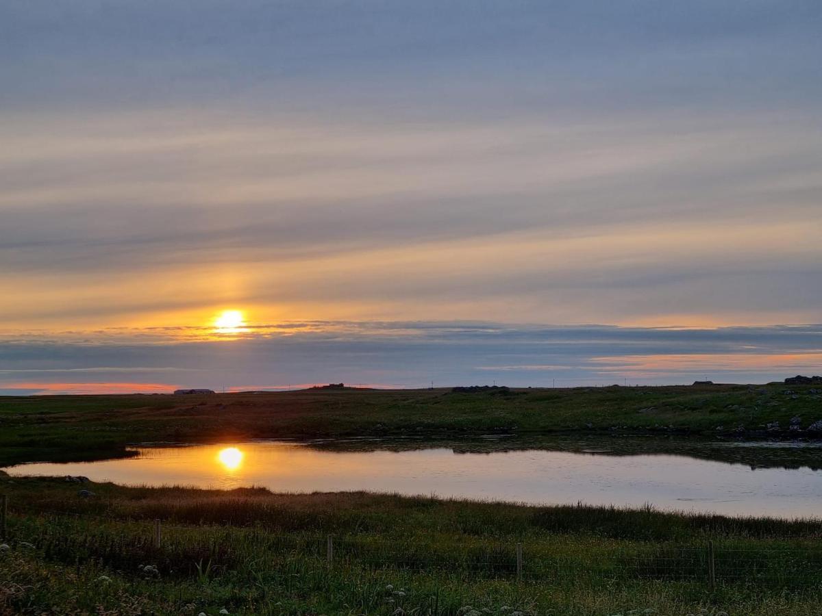 Vila Loch An Eilean Pod Isle Of South Uist Pollachara Exteriér fotografie